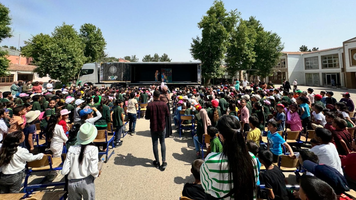 Harran Atatürk İlkokulu Türkiye Kültür Yolu Festivali Açık Hav Tiyatro Etkinliğine katıldı.